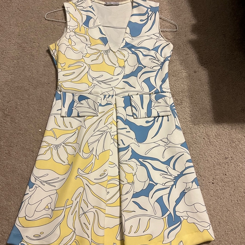 Zara floral mini dress M